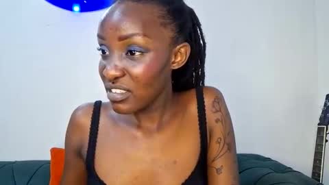 nina_bambi online show from September 2025 03:28:01 PM