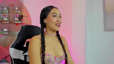 Snapshot of nina_blake chatting on September 2025 07:19:02 PM N I N A online show from September 2025 07:19:02 PM