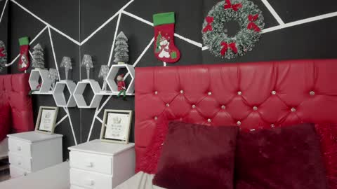 Snapshot of nina_cute06 chatting on December 2024 05:06:01 AM Nina online show from December 2024 05:06:01 AM