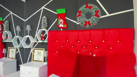 Snapshot of nina_cute06 chatting on December 2024 03:47:02 AM Nina online show from December 2024 03:47:02 AM