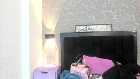 Snapshot of nina_cute06 chatting on January 2025 09:13:01 AM Nina online show from January 2025 09:13:01 AM