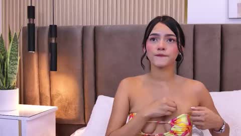 Natalia  online show from November 2025 07:35:01 PM