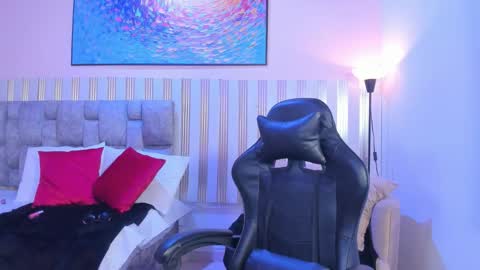 nina_glow_ online show from February 2026 11:44:01 AM