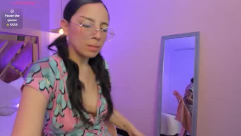 Nina myers online show from November 2025 10:47:02 AM