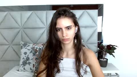 Snapshot of nina_pons chatting on December 2024 10:52:01 PM Nina online show from December 2024 10:52:01 PM