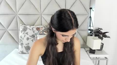 Snapshot of nina_pons chatting on October 2025 08:17:01 PM Nina online show from October 2025 08:17:01 PM