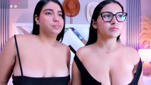 Snapshot of ninablooms01 chatting on February 2025 04:01:01 AM Nina online show from February 2025 04:01:01 AM