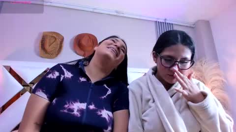 Snapshot of ninablooms01 chatting on March 2025 03:40:01 AM Nina online show from March 2025 03:40:01 AM