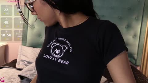 Snapshot of ninabravur chatting on April 2026 01:37:02 PM NINA BRAVU online show from April 2026 01:37:02 PM