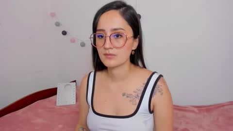 Nina online show from October 2025 01:36:03 PM