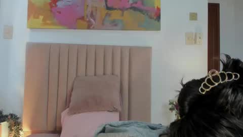 Nina online show from October 2025 11:51:02 AM