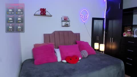 Nina online show from March 2026 03:11:01 AM