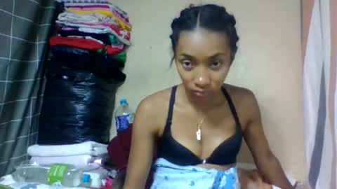 ninaeaa online show from June 2026 06:06:02 PM