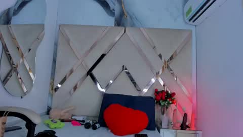 ninahtx online show from October 2025 09:04:02 PM