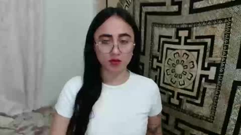 Snapshot of ninakravtz chatting on January 2025 11:14:01 PM N I N A online show from January 2025 11:14:01 PM