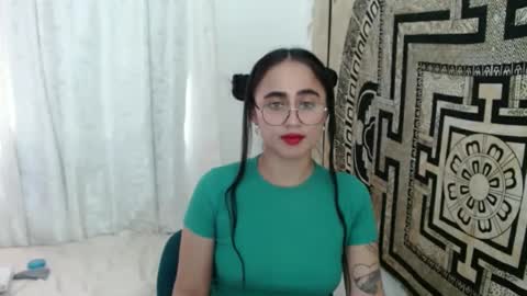 Snapshot of ninakravtz chatting on March 2025 08:42:02 PM N I N A online show from March 2025 08:42:02 PM