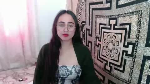 N I N A online show from October 2025 04:59:02 PM