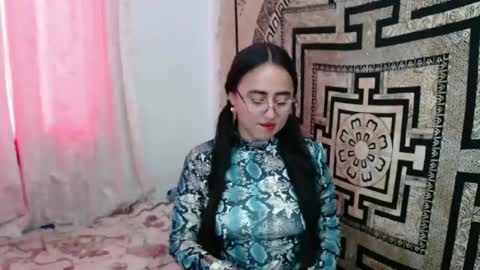 N I N A online show from October 2025 03:09:01 PM