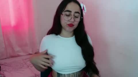 N I N A online show from October 2025 03:02:01 PM