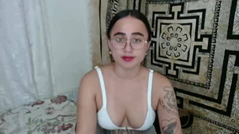 N I N A online show from November 2025 10:42:02 PM