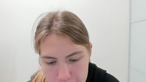 ninarihh online show from October 2025 11:21:02 AM