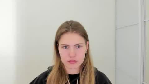 ninarihh online show from November 2025 01:11:01 PM