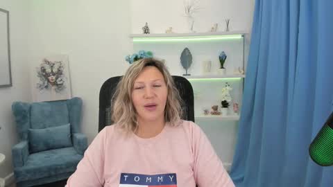 ninastarle online show from September 2025 11:55:02 AM