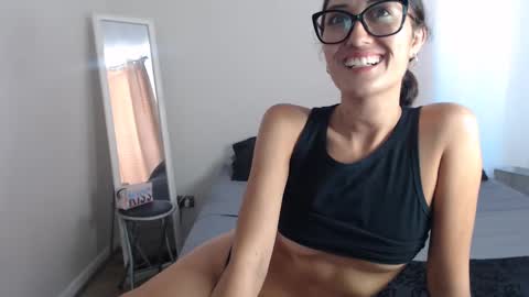Snapshot of ninimoon chatting on January 2025 06:00:01 PM Ninimoon online show from January 2025 06:00:01 PM
