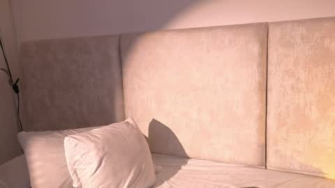 nioki_ online show from May 2026 04:06:02 AM