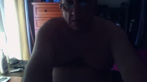 Snapshot of nionios67 chatting on October 2025 02:58:02 PM Dennis online show from October 2025 02:58:02 PM