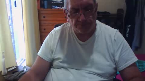 Snapshot of nionios67 chatting on October 2025 03:45:02 PM Dennis online show from October 2025 03:45:02 PM