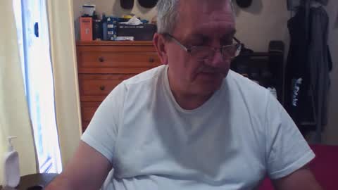 Snapshot of nionios67 chatting on October 2025 01:39:01 PM Dennis online show from October 2025 01:39:01 PM