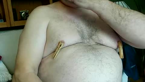 Nip Fun Bear online show from November 2025 07:10:01 PM