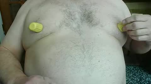 Snapshot of nip_fun_bear chatting on May 2026 04:36:01 PM Nip Fun Bear online show from May 2026 04:36:01 PM