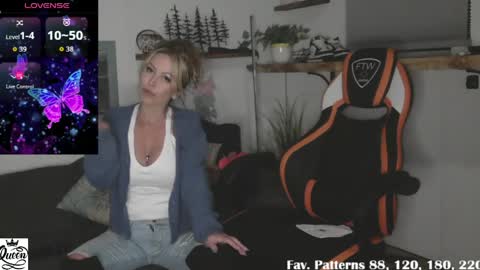 Snapshot of nipple_queenxoxo chatting on April 2026 03:44:02 AM Ainsley FANSLY-AINSLEYXOXO online show from April 2026 03:44:02 AM