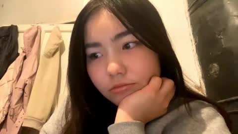 Molly online show from December 2025 10:21:02 AM