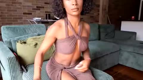 Snapshot of niviawolfe chatting on May 2026 02:06:02 AM NIVIA WOLFE online show from May 2026 02:06:02 AM