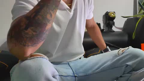 Nicolas Muscle online show from September 2025 04:02:02 AM