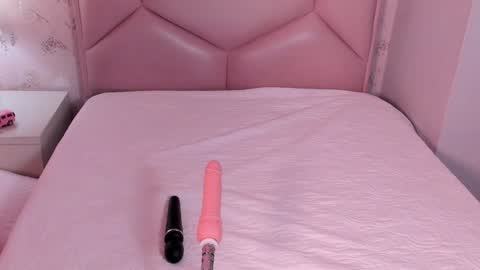 Snapshot of noa_butterfly chatting on February 2025 03:00:01 PM ambarsulliva online show from February 2025 03:00:01 PM