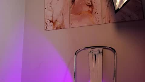 Snapshot of noa_butterfly chatting on September 2025 11:43:01 AM ambarsulliva online show from September 2025 11:43:01 AM