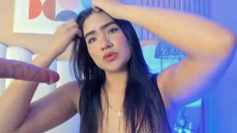 Snapshot of noa_moon chatting on May 2026 02:38:01 AM Noa online show from May 2026 02:38:01 AM