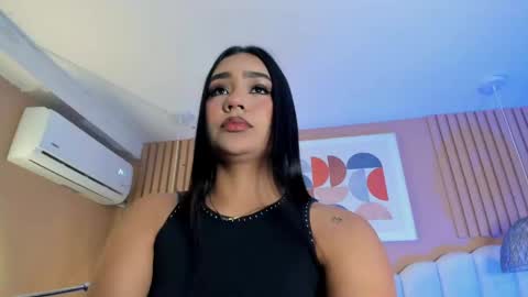 Snapshot of noa_moon chatting on May 2026 02:40:01 AM Noa online show from May 2026 02:40:01 AM
