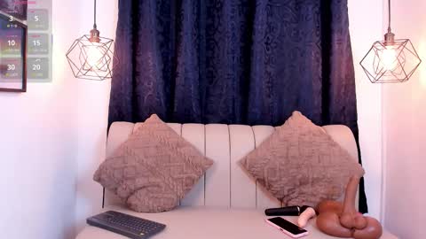 NATHALIA MORENO online show from October 2025 12:17:02 PM