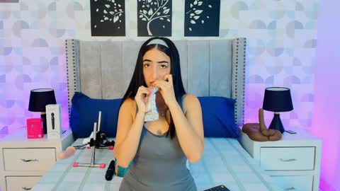 NATHALIA MORENO online show from April 2026 12:17:02 PM