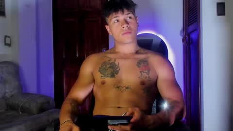noah_223 online show from May 2026 04:30:02 AM