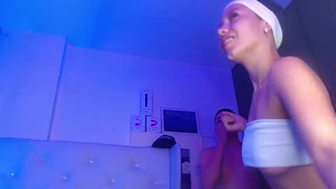 Snapshot of noah_and_kim69 chatting on December 2025 03:26:02 AM Zoe online show from December 2025 03:26:02 AM