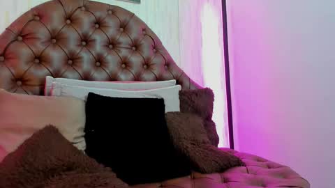 Noah Blake online show from September 2025 02:59:02 AM