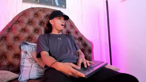 Noah Blake online show from October 2025 02:23:02 AM