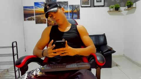 Snapshot of noah_flynn1 chatting on September 2025 04:03:01 AM noah_flynn1 online show from September 2025 04:03:01 AM