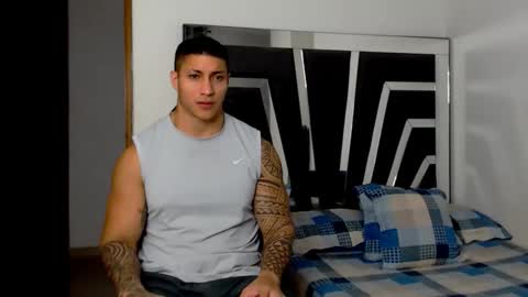 Snapshot of noah_harris01 chatting on May 2026 11:45:02 PM Noah Harris01 online show from May 2026 11:45:02 PM